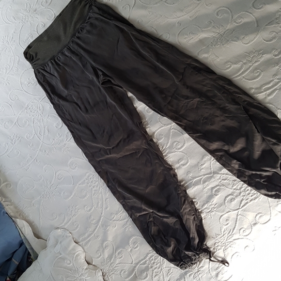 Lululemon apres workout pants